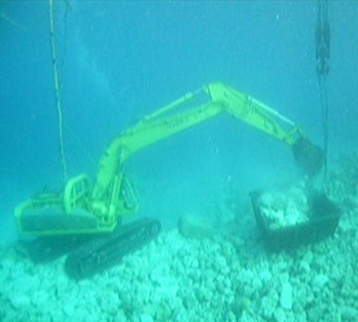 水中バックホウ