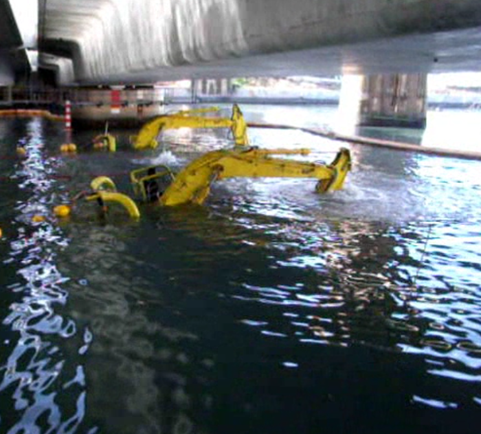 水中バックホウ