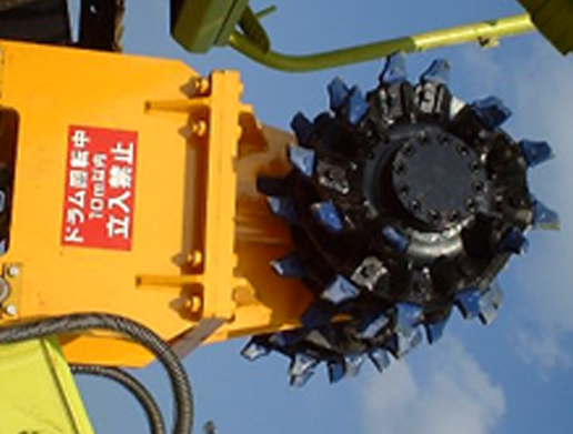 水中バックホウの基礎工事　岩盤清掃