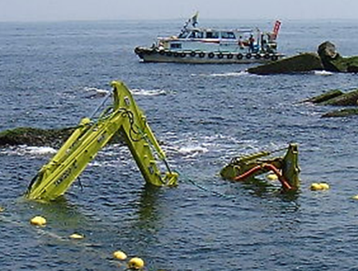 水中バックホウの撤去工事